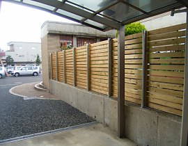 木製フェンス施工04